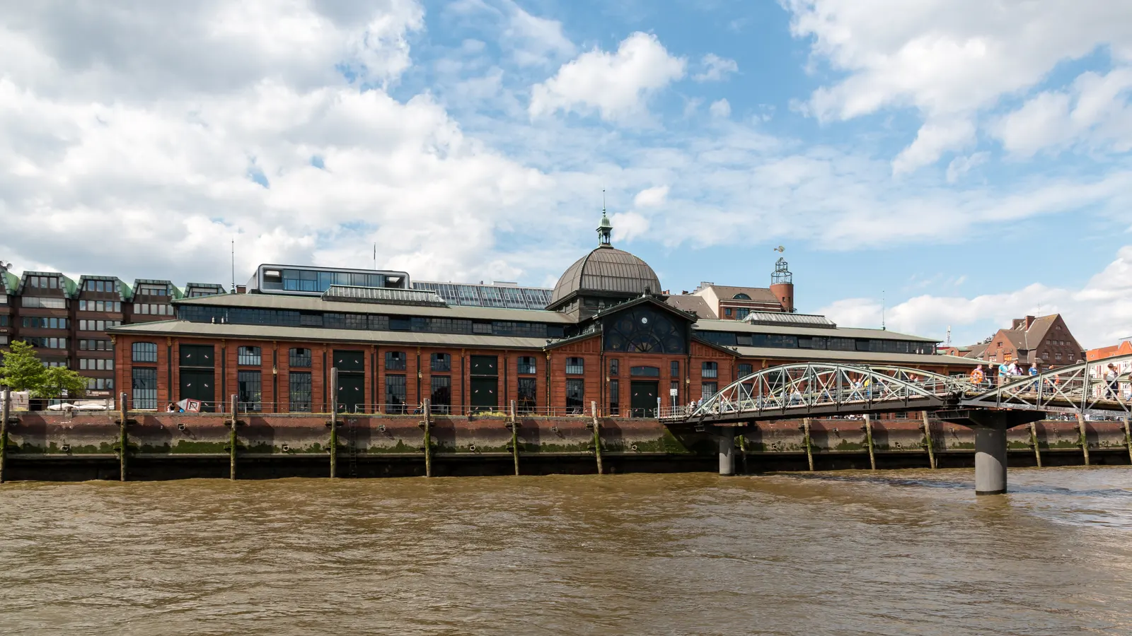 Die Fischauktionshalle am Hamburger Fischmarkt in Altona