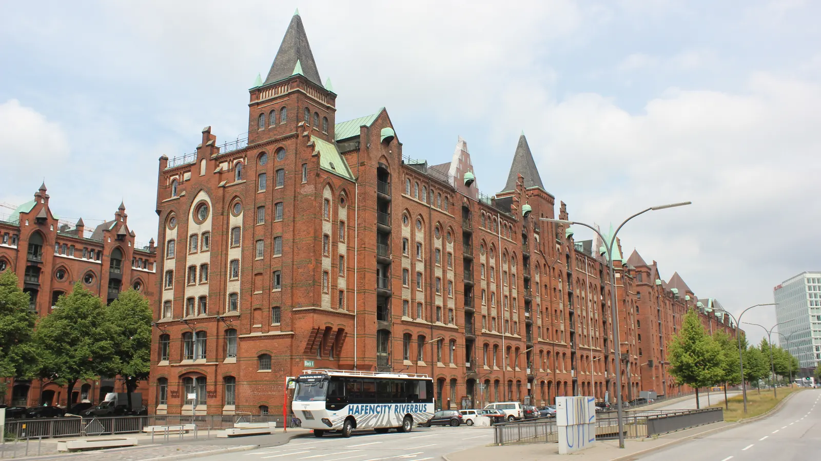 Der Brooktorkai am Rand der Speicherstadt in der HafenCity
